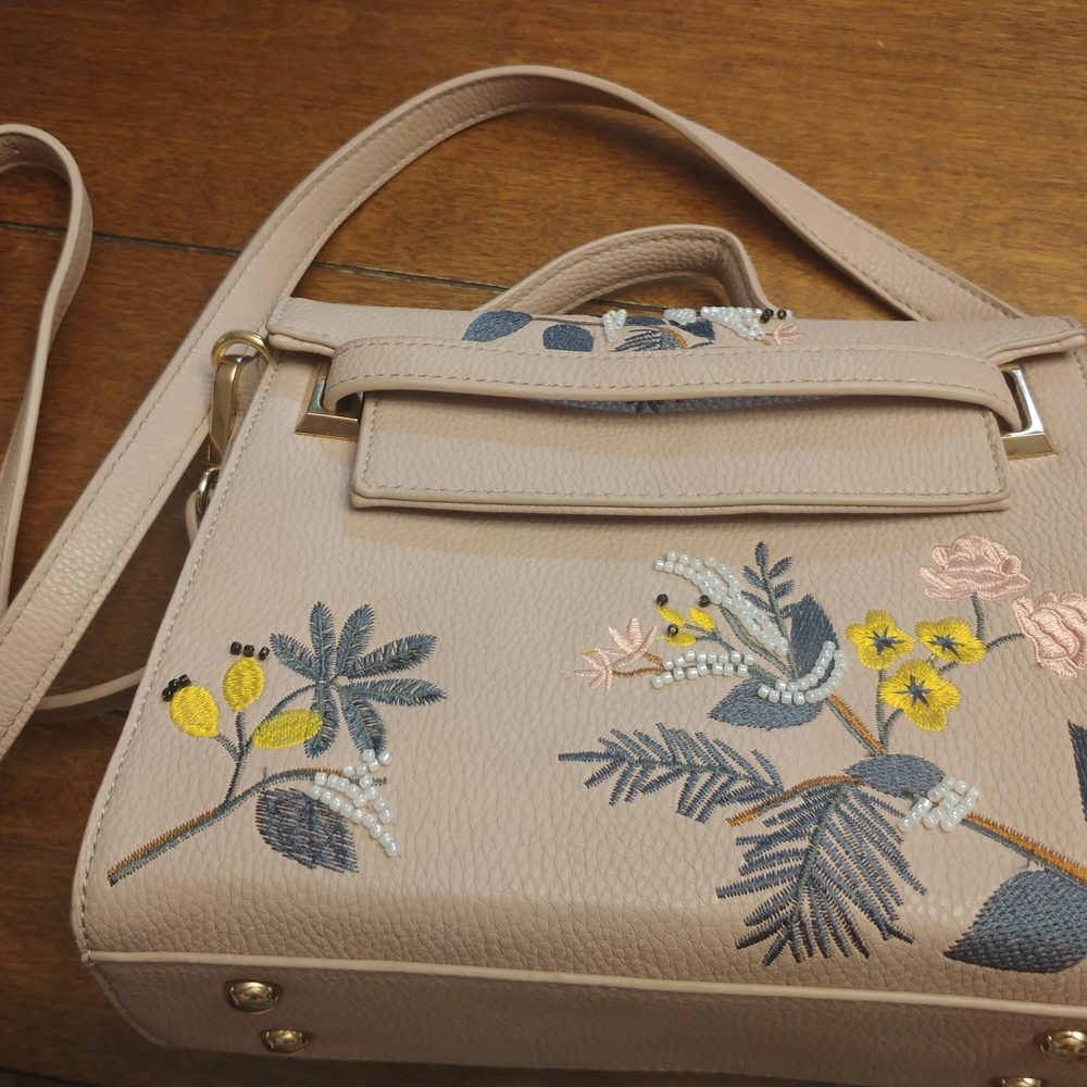 Floral Embroidered Beige Handbag